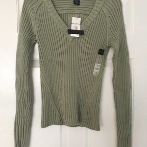 v neck fatigue light green sweater long sleeve